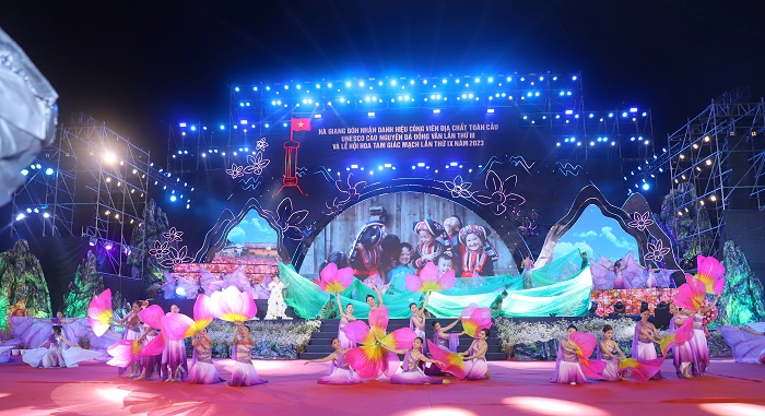 Lễ hội hoa Tam giác mạch trở thành thương hiệu cho du lịch Hà Giang.